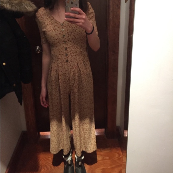 Ann Taylor romper with small cherry designs🍒 - Picture 4 of 4